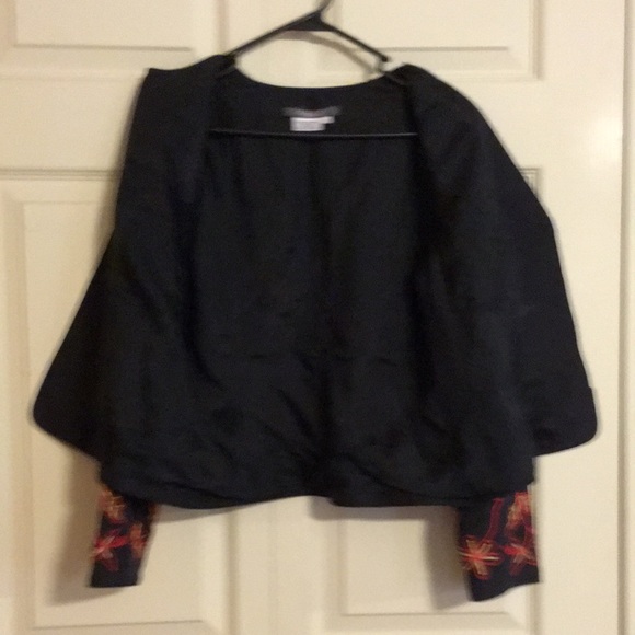 Maggy L Land light weight jacket or can be worn as a top. - Picture 6 of 6